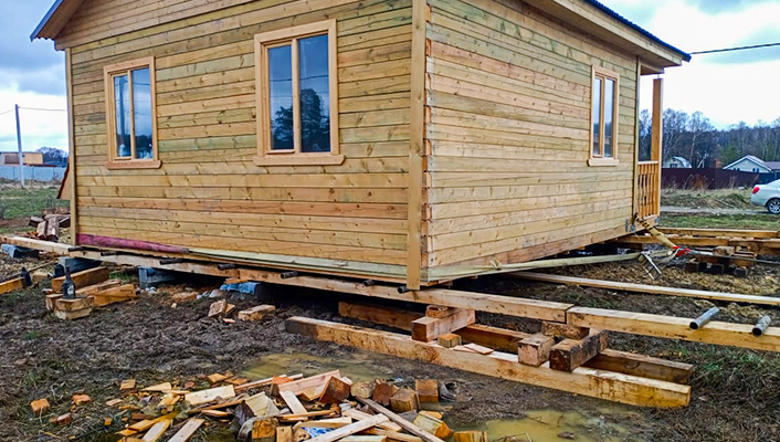 Перенос деревянного дома